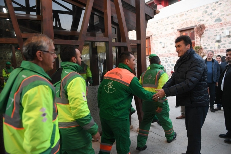 Osmangazi’de Çalgılı Türkülü Temizlik