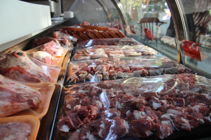 Bakanlık Müdahil Oldu, Çanakkale’deki Kasaplarda Kuzu Eti Fiyatları Düştü