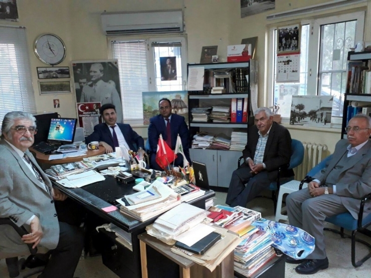 Rektör Karacoşkun Zeytin Dalı Dergisi Genel Yayın Yönetmeni Salihoğlu İle Bir Araya Geldi