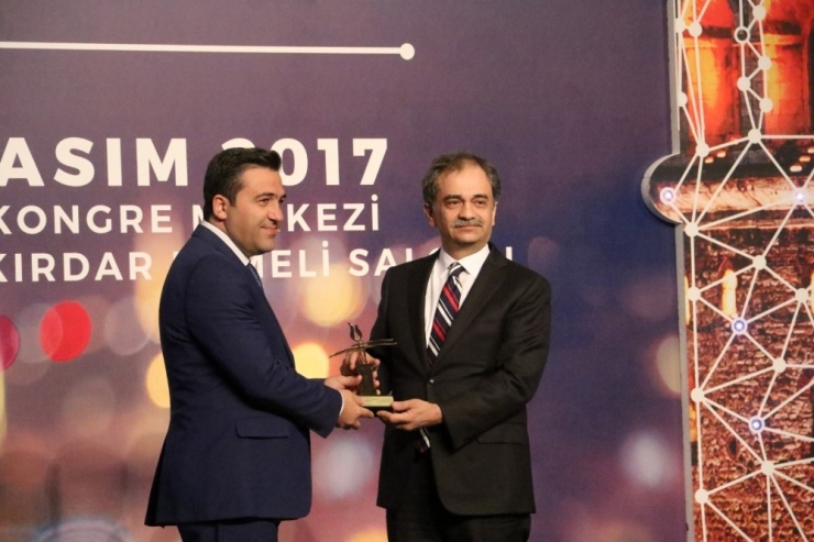 Kocaeli Büyükşehir’e Toplu Taşıma Alanında Birincilik Ödülü