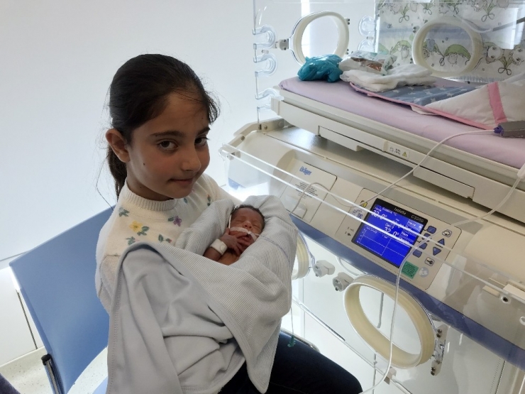 Yenidoğan Yoğun Bakım Ünitelerinde Çocuk Ziyaretçi Uygulaması Başladı