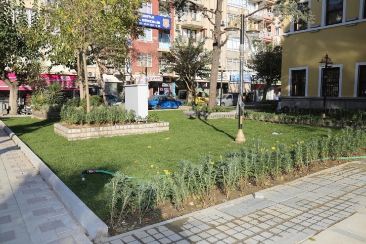 Eski Belediye Binasının Peyzaj Çalışmaları Tamamlandı