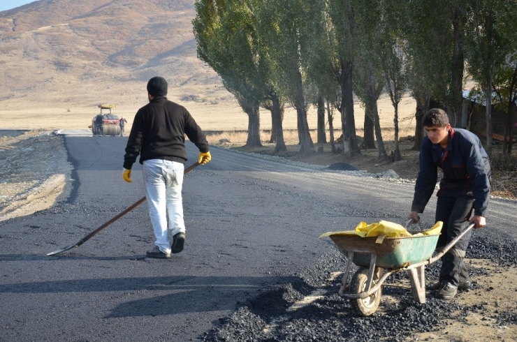 Hasköy’de Köy Yolları Yenileniyor