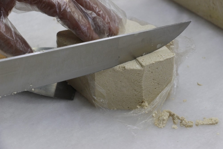 Soğuk Ayların Gizli Isıtıcısı Helvaya Talep Artıyor