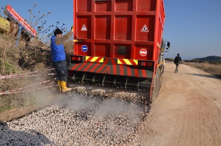 Sathi Kaplama Emisyon Tesisi İle Asfaltlama Çalışmaları Sürüyor