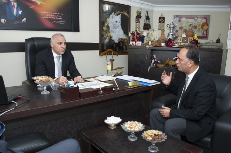 Vali Zorluoğlu’ndan Müdür Aktuğ’a Ziyaret