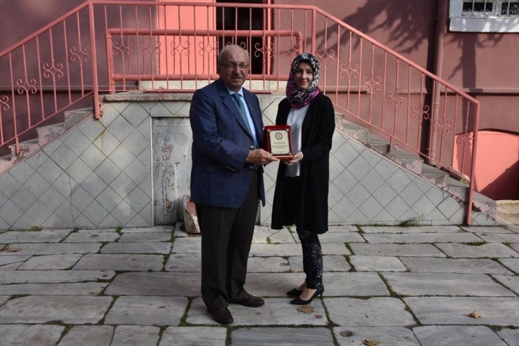 Teski Minik Elleri Üşütmeyecek