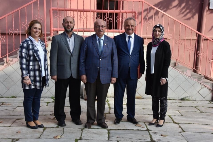 Teski Minik Elleri Üşütmeyecek