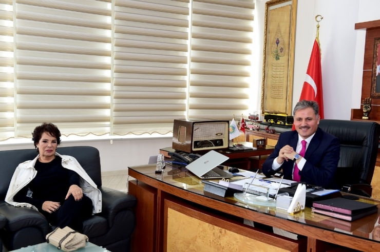 Hülya Koçyiğit Ve Mesut Uçakan’dan Başkan Çakır’a Ziyaret