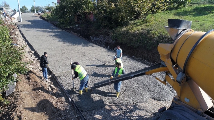 Başiskele’de Sokaklar Betonla Kaplanıyor