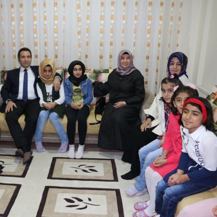 Vali Mantı, Çocuklarla Bir Araya Geldi