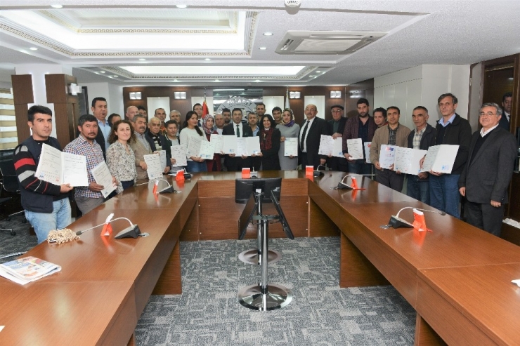 Dto 38 Kursiyerin Mesleki Yeterlilik Belgesini Verdi