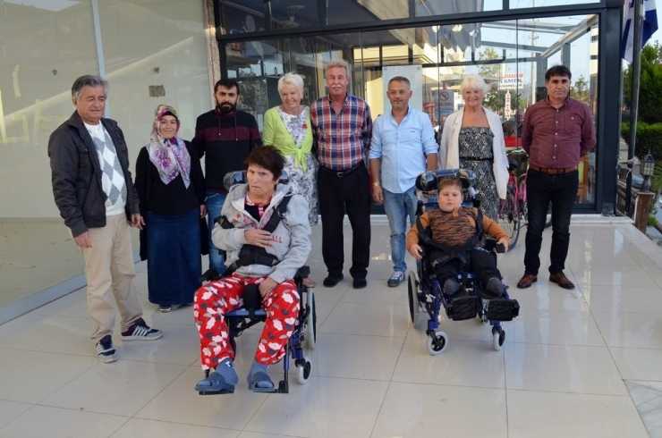 Didim’deki Yabancılar İki Engelliye Umut Oldu