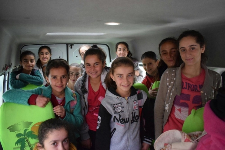 Köy Okullarında Okuyan Kız Öğrenciler Sporla Tanıştı