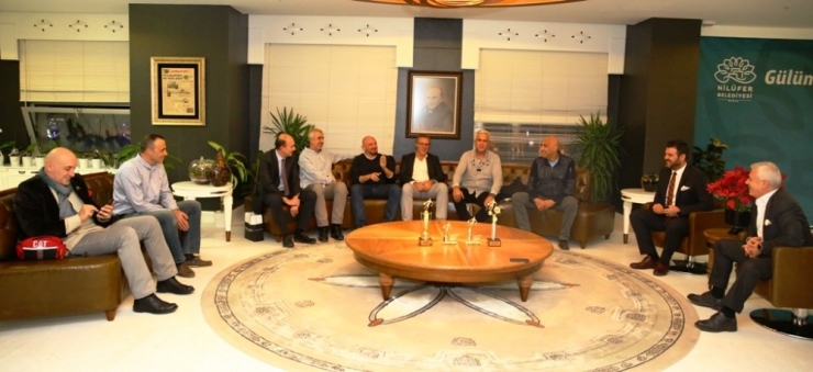 Veteran Basketbolcular Başarılarını Bozbey İle Paylaştı