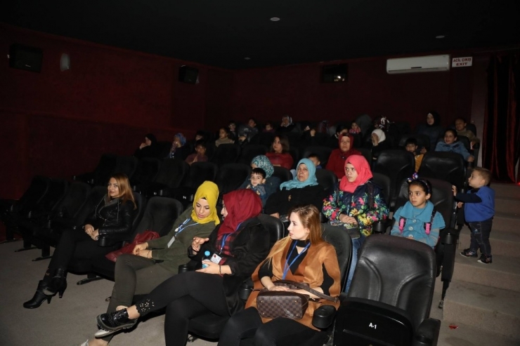 Kilis Belediyesi Bayanları Sinema İle Buluşturuyor