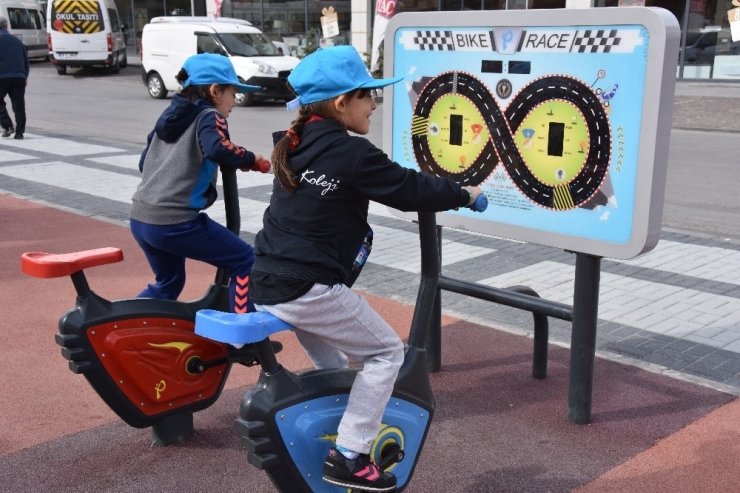 Kocasinan Belediyesi’nin Teknoloji Parkı Çocukların Beğenisine Sunuldu