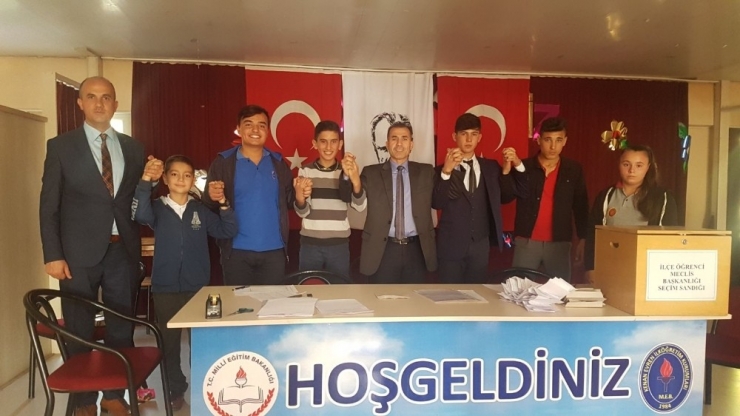 Kulalı Öğrenciler Meclis Başkanlarını Seçti
