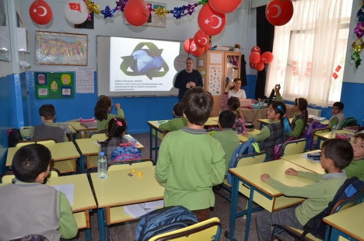 Kuşadası’nda Okullara Geri Dönüşün Eğitiminde Yeni Dönem Başladı