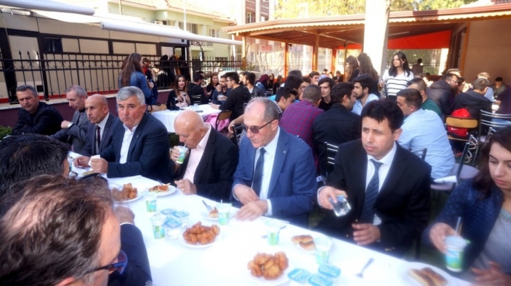 Sarıgöl Myo’da Tanışma Günü Etkinliği Düzenlendi