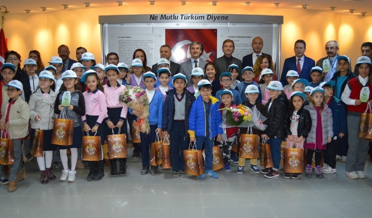 Doğa Dostu Öğrenciler Ödüllendirildi