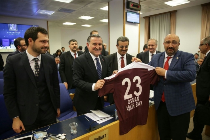 Milletvekili Açıkkapı; “Dünyanın Kaderi Gençlerin Ellerinde Şekillenecek”