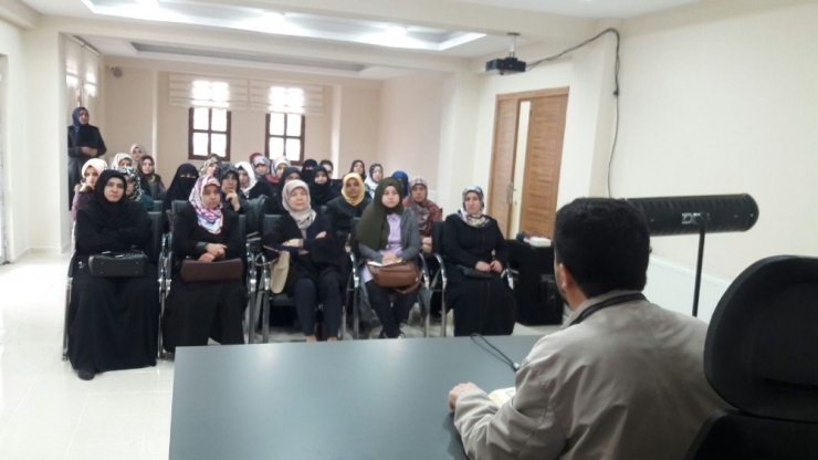 Muş’ta Kadınlara Tefsir Dersi