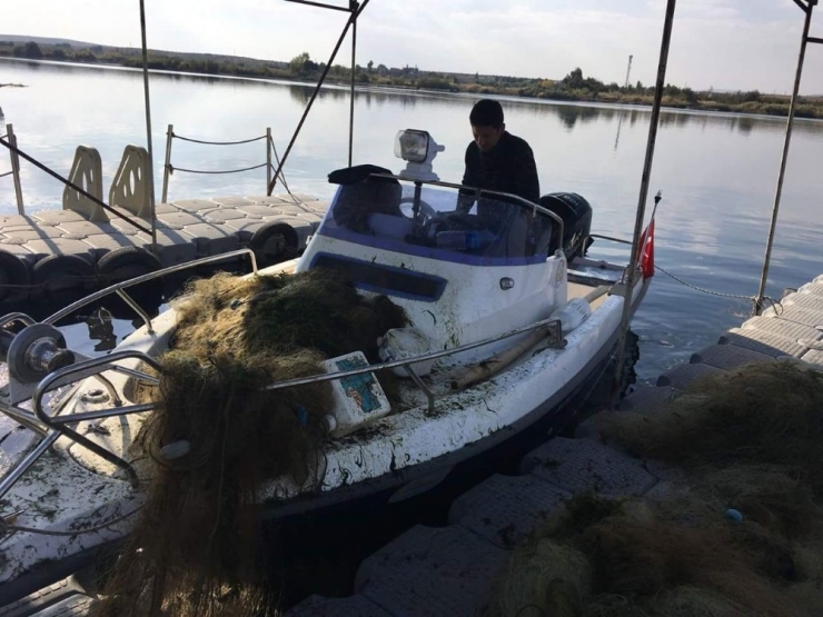 Birecik’te Su Ürünlerinin Kaçak Avcılığına Geçit Yok