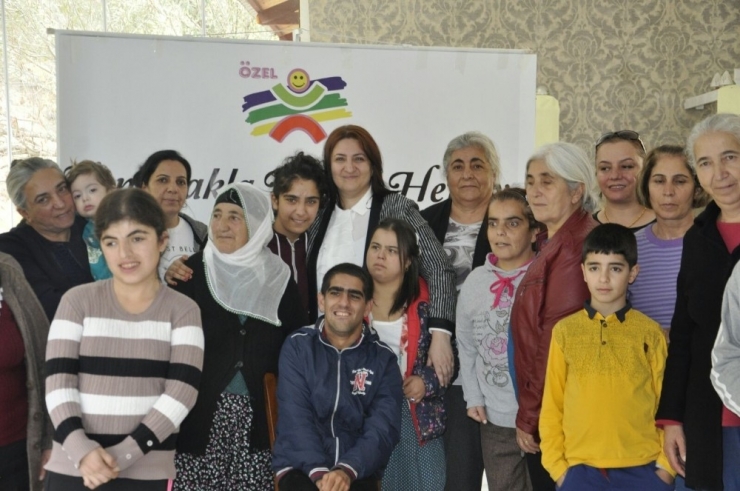 Sonel, Engelli Çocuklar Ve Aileleriyle Buluştu
