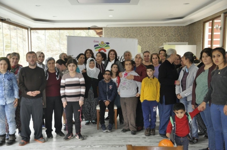 Sonel, Engelli Çocuklar Ve Aileleriyle Buluştu