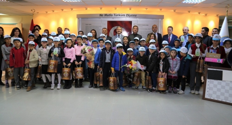 Çevreci Öğrenciler Ödüllerini Başkan Şirin’den Aldı