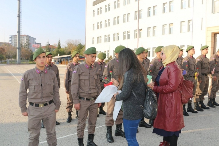 Dernekten Askerlere Destek Mektupları