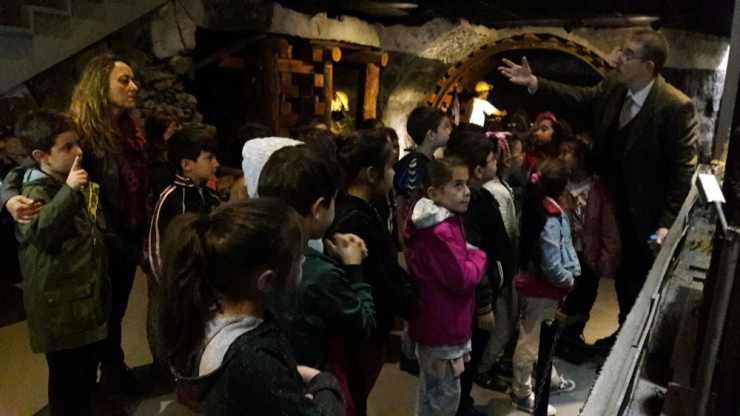 Minik Öğrenciler Maden Müzesi’ni Gezdi