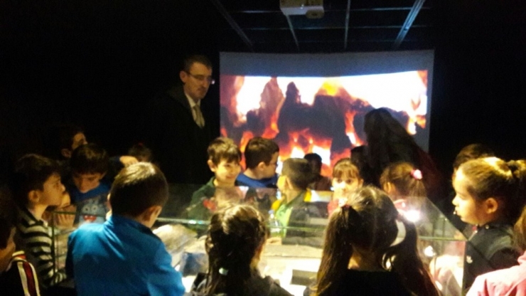 Minik Öğrenciler Maden Müzesi’ni Gezdi