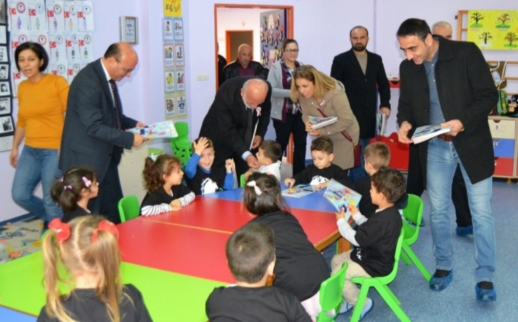 Anaokulu Çocuklarına Boyama Kitabı