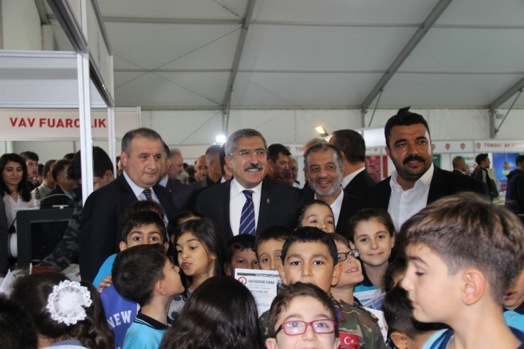 İskenderun Kitap Fuarı Açıldı