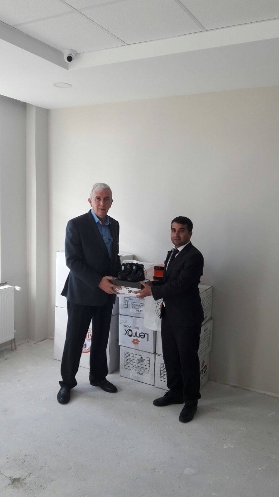 Kilis’te Bin 130 İhtiyaç Sahibi Öğrenciye Kışlık Ayakkabı Yardımı