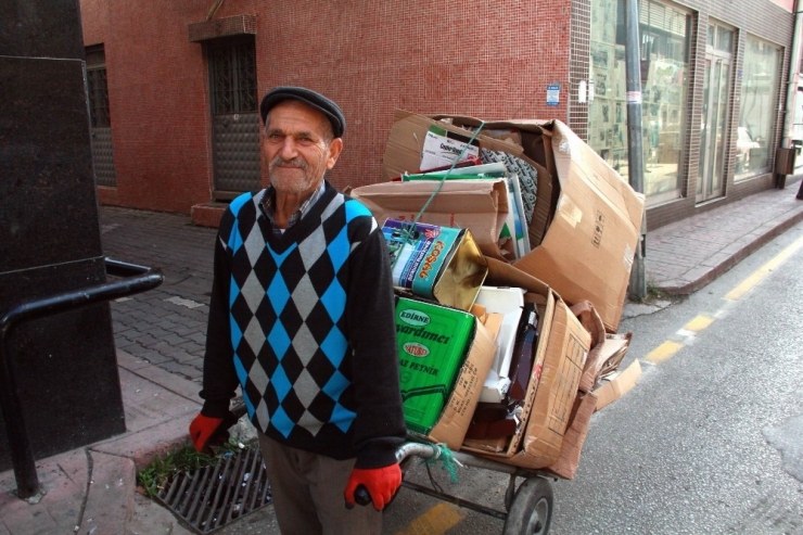 68’lik Dede Gençlere Meydan Okuyor