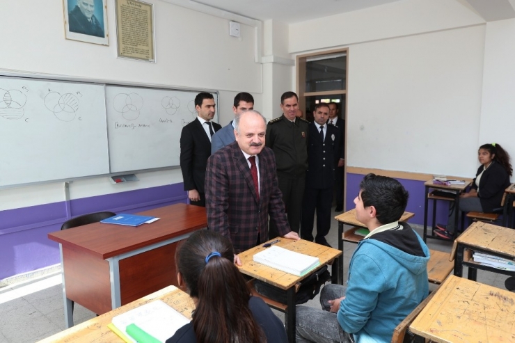 Vali Çakacak, Sarıcakaya Ve Mihalgazi İlçelerini Ziyaret Etti