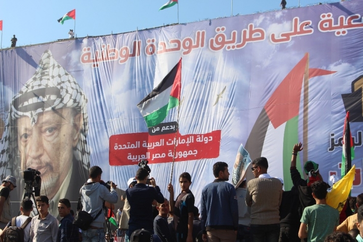 Gazze’de Binlerce Filistinli Birlik Çağrısı Yaptı