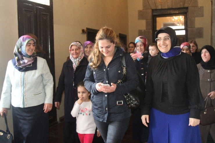 Kadınlar Tarihi Binada Buluştu