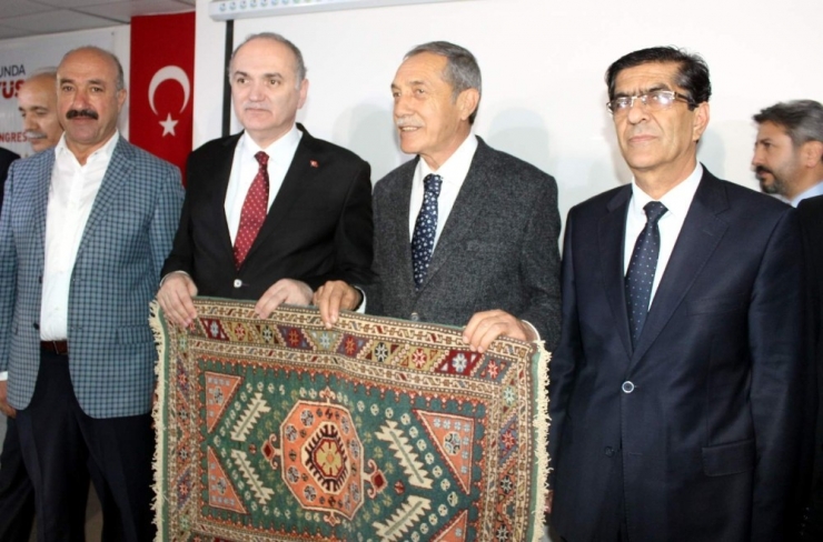 Bakan Özlü: "Biz Sendelersek Türkiye Düşer"