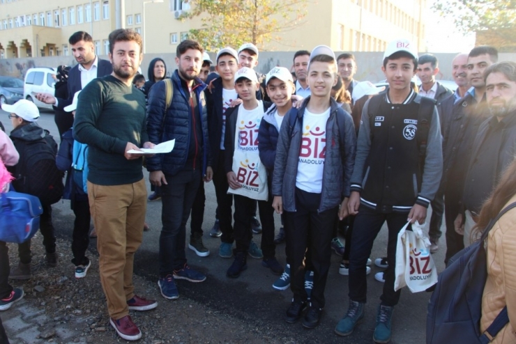 Silopi’de Öğrenciler ‘Biz Anadoluyuz’ Projesi İle Antalya’ya Uğurlandı