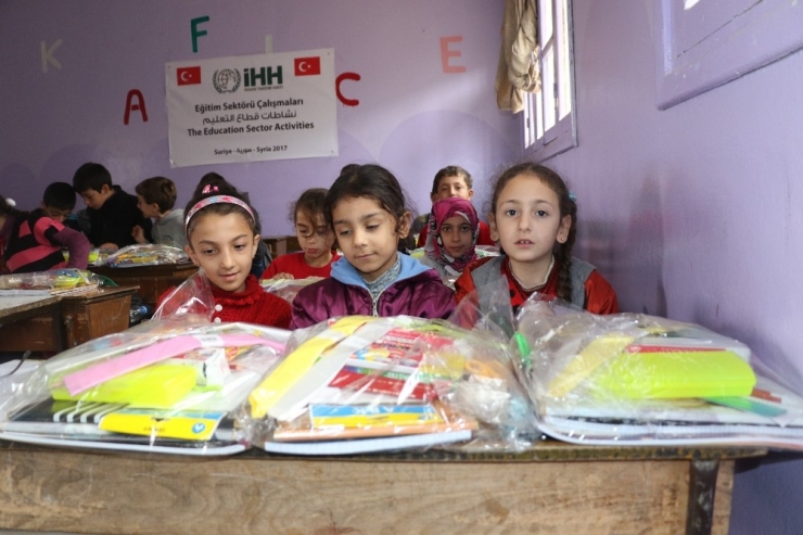 Savaş Mağduru Öğrencilere Kırtasiye Ve Kışlık Yardım