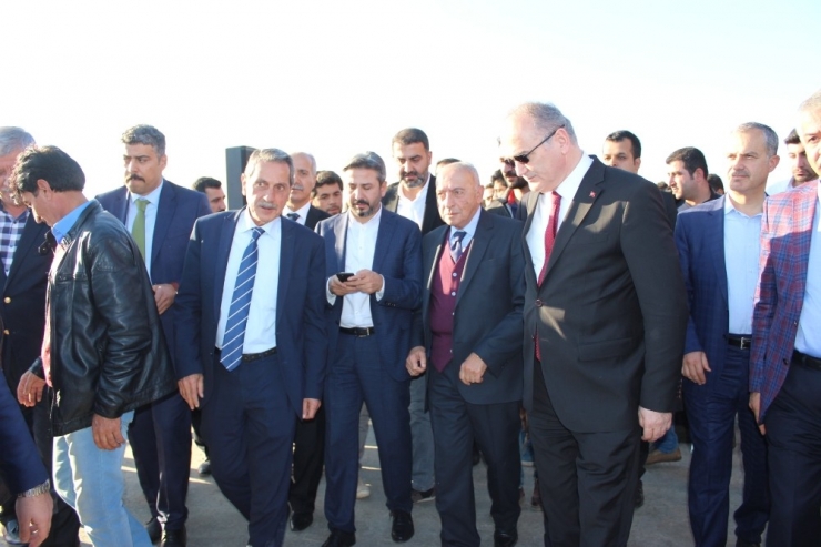 Bakan Faruk Özlü 12 Derslik Okulun Temel Atma Törenini Gerçekleştirdi