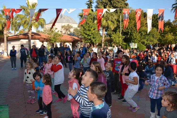 Dalyan’da Çocuk Şarkıları Konseri
