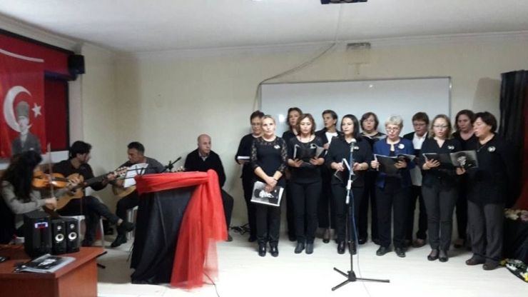 Halk Eğitimi Merkezi Korosu Muhteşem Bir Konser Düzenledi