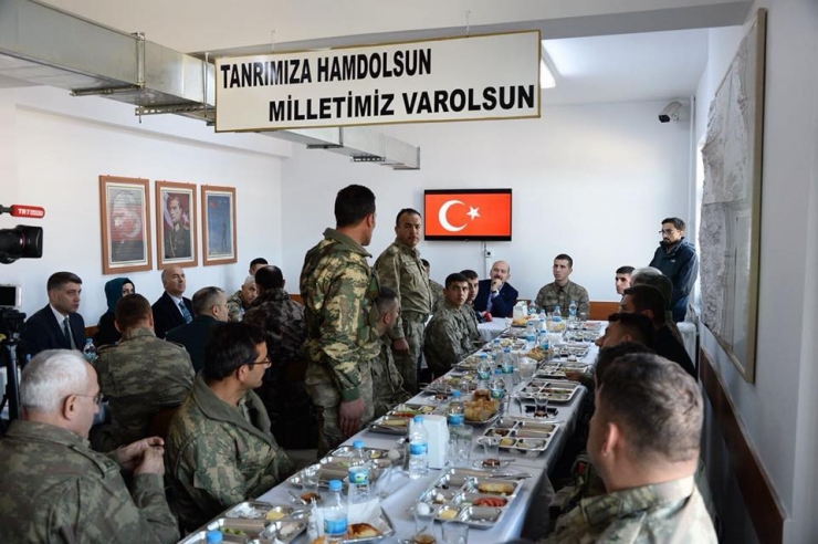 İçişleri Bakanı Soylu Sınır Karakolunda