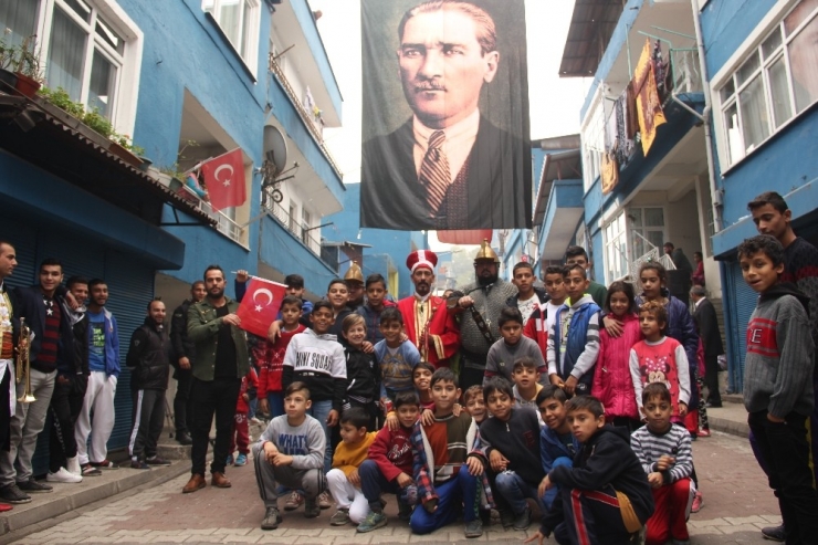 Romanlardan Atatürk Ve Tüm Şehitler İçin Unutulmaz Anma