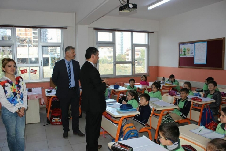 Müdür Atinkaya Okullarda İncelemelerde Bulundu